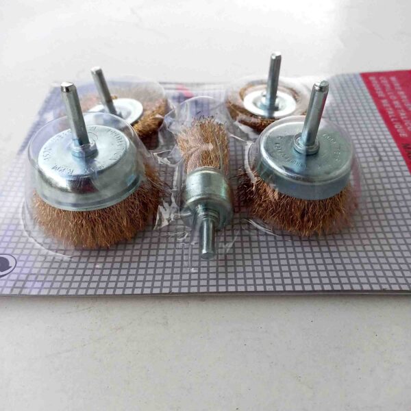 GENERIC Brass Wire Brush Multipurpose Set to Remove Paint, Dust, Dirt, Medium (Golden) - Set of 5 Pcs - Image 3